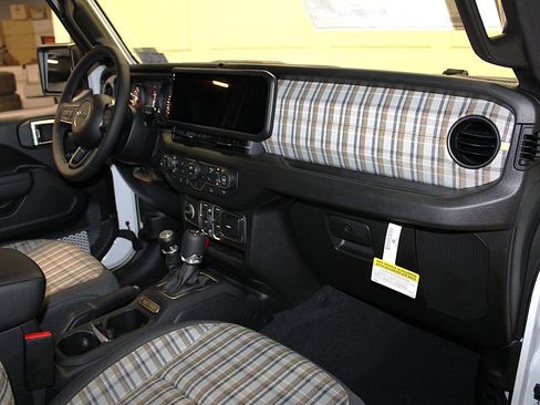 New 2026 Jeep Wrangler Unlimited Sport image 25