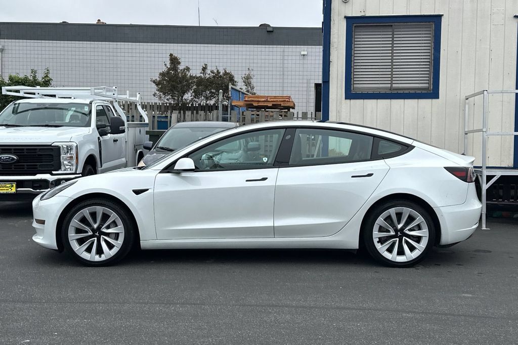 Used 2022 Tesla Model 3 Long Range AWD/4WD image 7