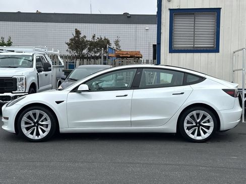 Used 2022 Tesla Model 3 Long Range AWD/4WD image 7
