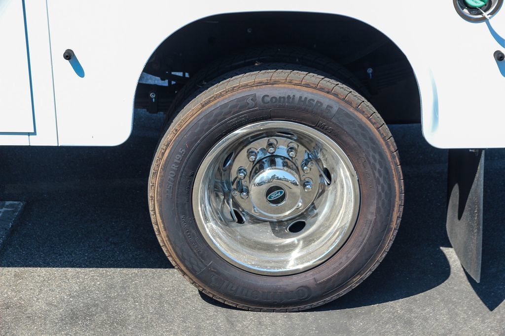New 2024 Ford F550 Luxury RWD image 14