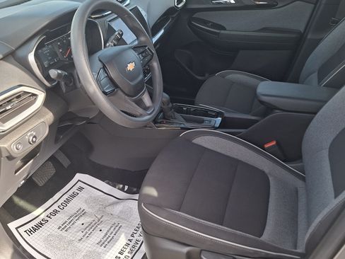Used 2023 Chevrolet TrailBlazer LS FWD image 9