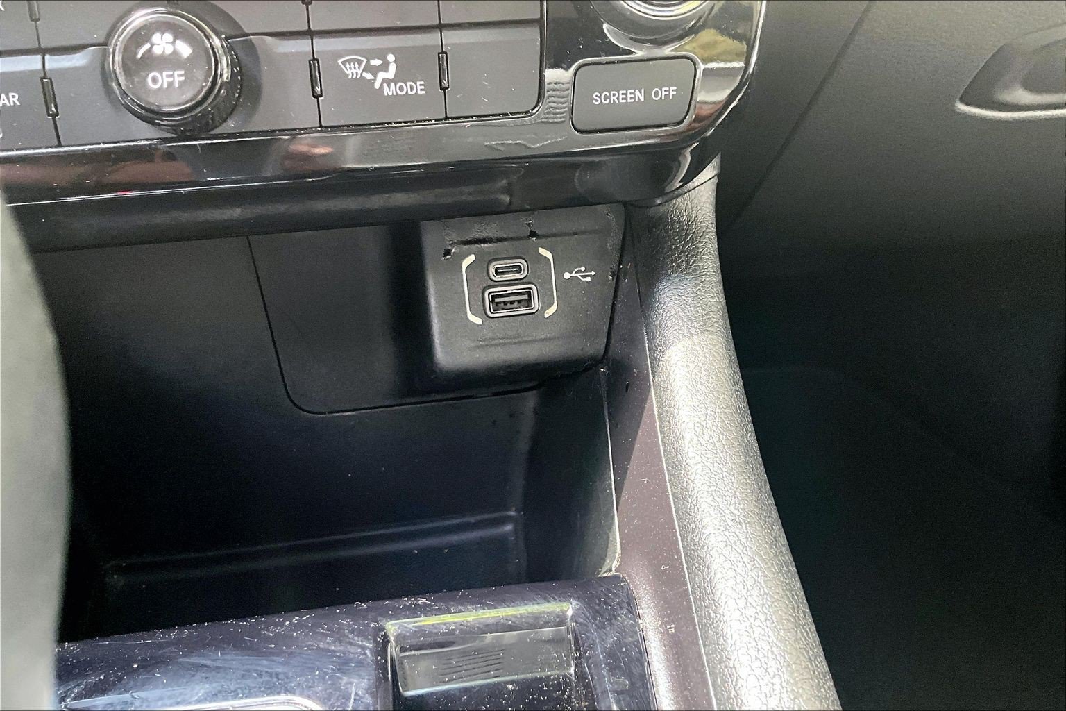 Used 2022 Jeep Compass Latitude FWD image 18