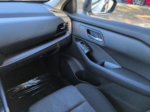 Used 2026 Nissan Rogue SV FWD image 16