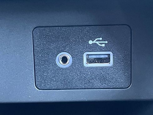 New 2025 Nissan Versa SV image 6