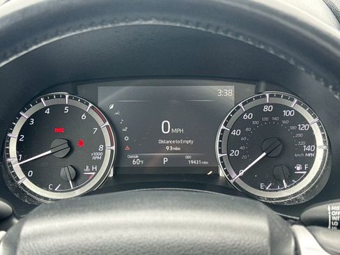 Used 2023 Toyota Highlander XLE AWD/4WD image 18