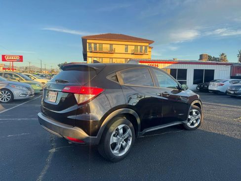 Used 2019 Honda HR-V LX image 8