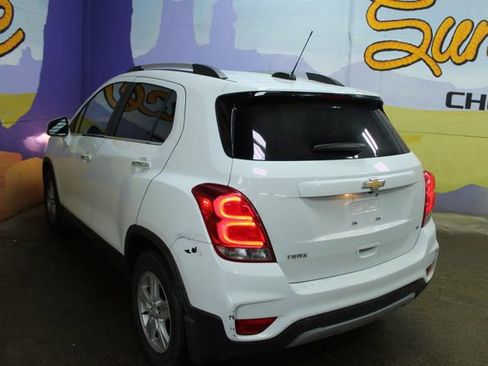 Used 2018 Chevrolet Trax LT w/ LT Convenience Package image 6