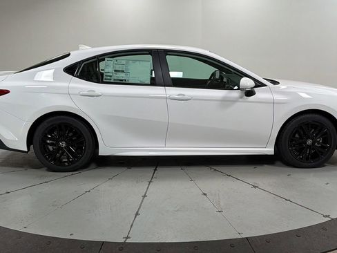 New 2026 Toyota Camry SE image 6