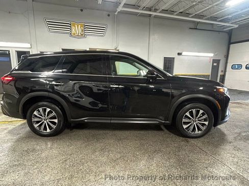 Used 2023 INFINITI QX60 Pure image 2