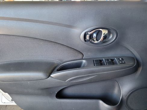 Certified 2016 Nissan Versa SV FWD image 17