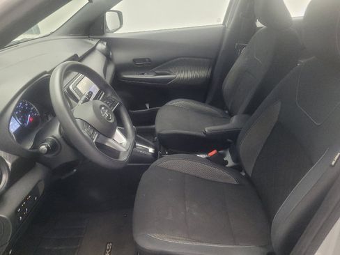 Used 2020 Nissan Kicks S FWD image 17