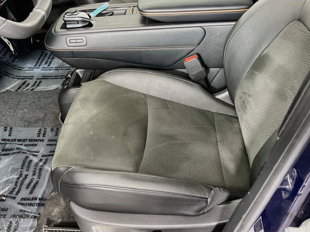 Used 2024 Nissan Ariya AWD image 18