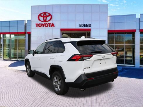 Used 2025 Toyota RAV4 XLE FWD image 7