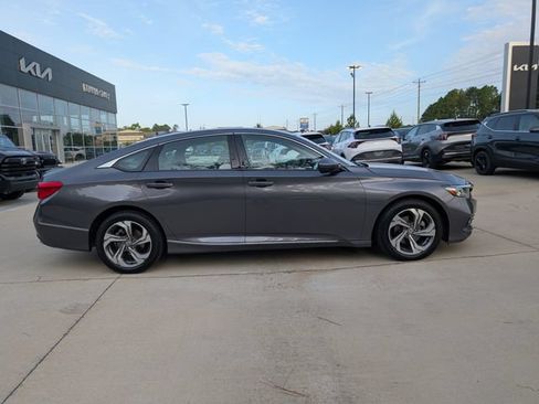 Used 2020 Honda Accord EX image 2