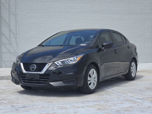 Used 2021 Nissan Versa S FWD image 4