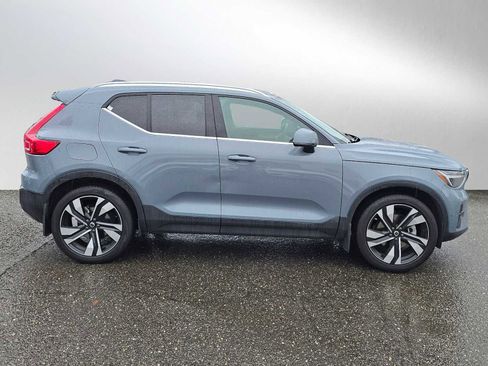Used 2023 Volvo XC40 B5 Ultimate w/ Protection Package Premier image 2