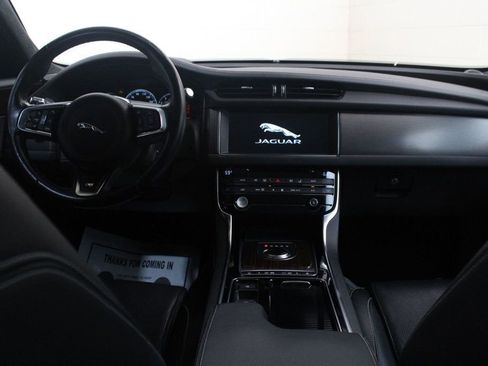 Used 2018 Jaguar XF S image 5