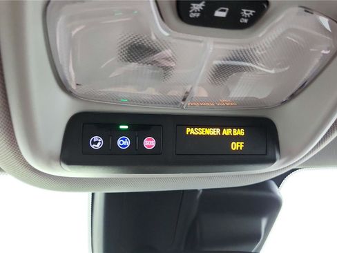 Used 2025 Chevrolet TrailBlazer LT FWD image 24