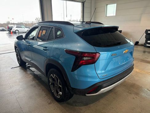 Used 2025 Chevrolet Trax LT image 4