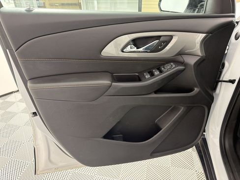 Used 2020 Chevrolet Traverse LT FWD image 13