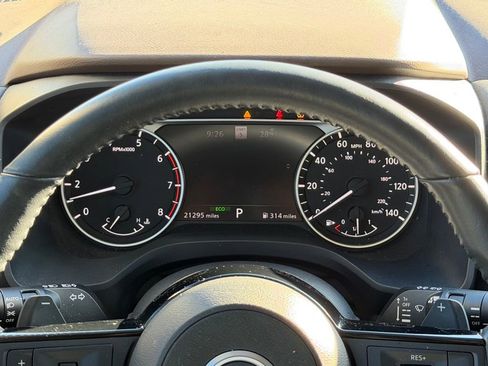 Used 2022 Nissan Rogue SL w/ SL Premium Package image 20