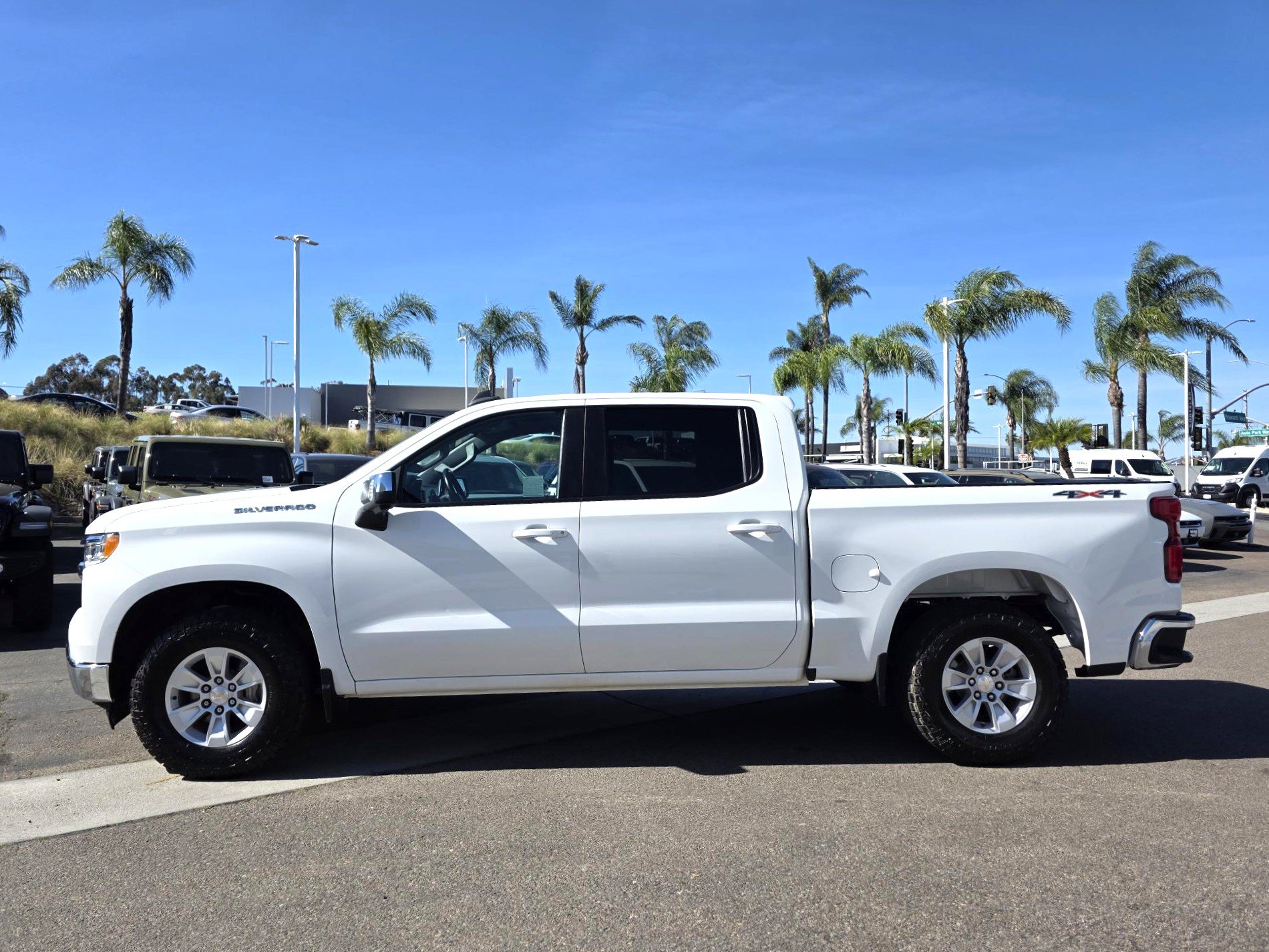 Used 2025 Chevrolet Silverado 1500 LT w/ Safety Package AWD/4WD image 2