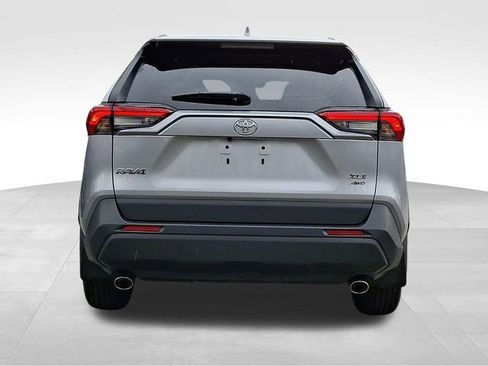 Used 2024 Toyota RAV4 XLE w/ Convenience Package image 5