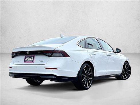 Used 2025 Honda Accord Touring image 2