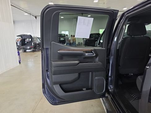 Used 2023 Chevrolet Silverado 1500 LT AWD/4WD image 25