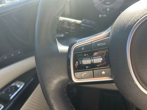 Used 2023 Kia Carnival SX Prestige image 20