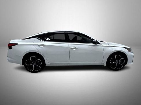 Certified 2023 Nissan Altima 2.5 SR AWD/4WD image 4