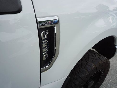 Used 2019 Ford F250 XLT w/ XLT Value Package AWD/4WD image 5