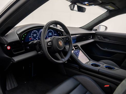 New 2026 Porsche Taycan GTS image 4