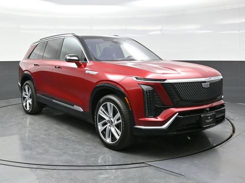 New 2026 Cadillac Vistiq Luxury w/ LPO, Floor Liner Package image 1