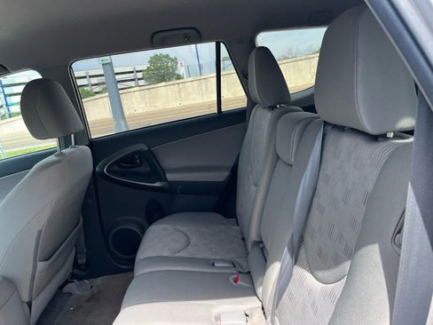 Used 2012 Toyota RAV4 4WD w/ Value Pkg image 4