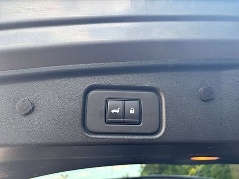 Used 2026 Nissan Pathfinder SV AWD/4WD image 16