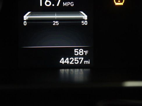 Used 2023 Hyundai Elantra SEL image 5