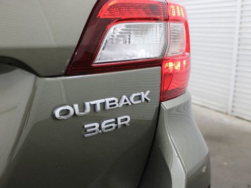 Used 2017 Subaru Outback 3.6R Touring w/ Popular Package #5A image 31