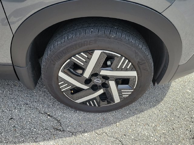 Certified 2025 Nissan Kicks SV FWD image 7