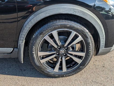 Used 2020 Nissan Kicks SV image 9