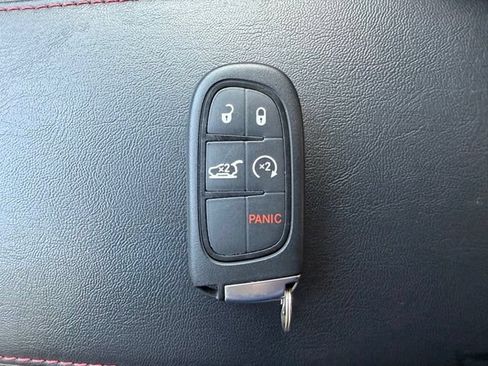 Used 2023 Jeep Cherokee Trailhawk w/ Sun & Sound Group AWD/4WD image 28