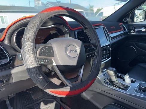 Used 2019 Jeep Grand Cherokee Overland image 10