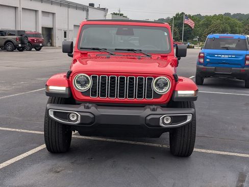 Used 2025 Jeep Wrangler Unlimited Sahara w/ Safety Group AWD/4WD image 8