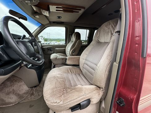 Used 1998 Chevrolet Express 1500 RWD image 12