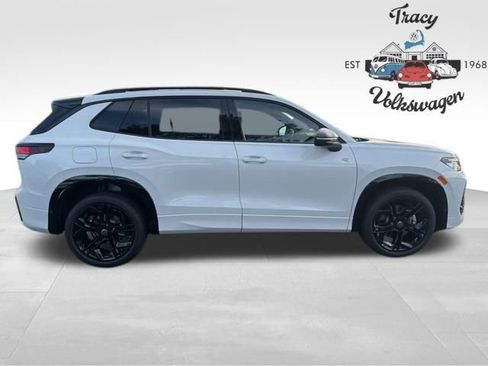 New 2026 Volkswagen Tiguan SE R-Line image 8