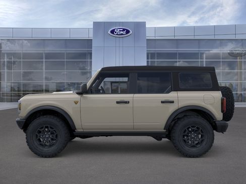 New 2026 Ford Bronco Badlands AWD/4WD image 3