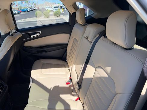 Used 2019 Ford Edge SEL w/ Equipment Group 201A FWD image 13