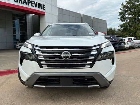 Used 2026 Nissan Rogue SL AWD/4WD image 3