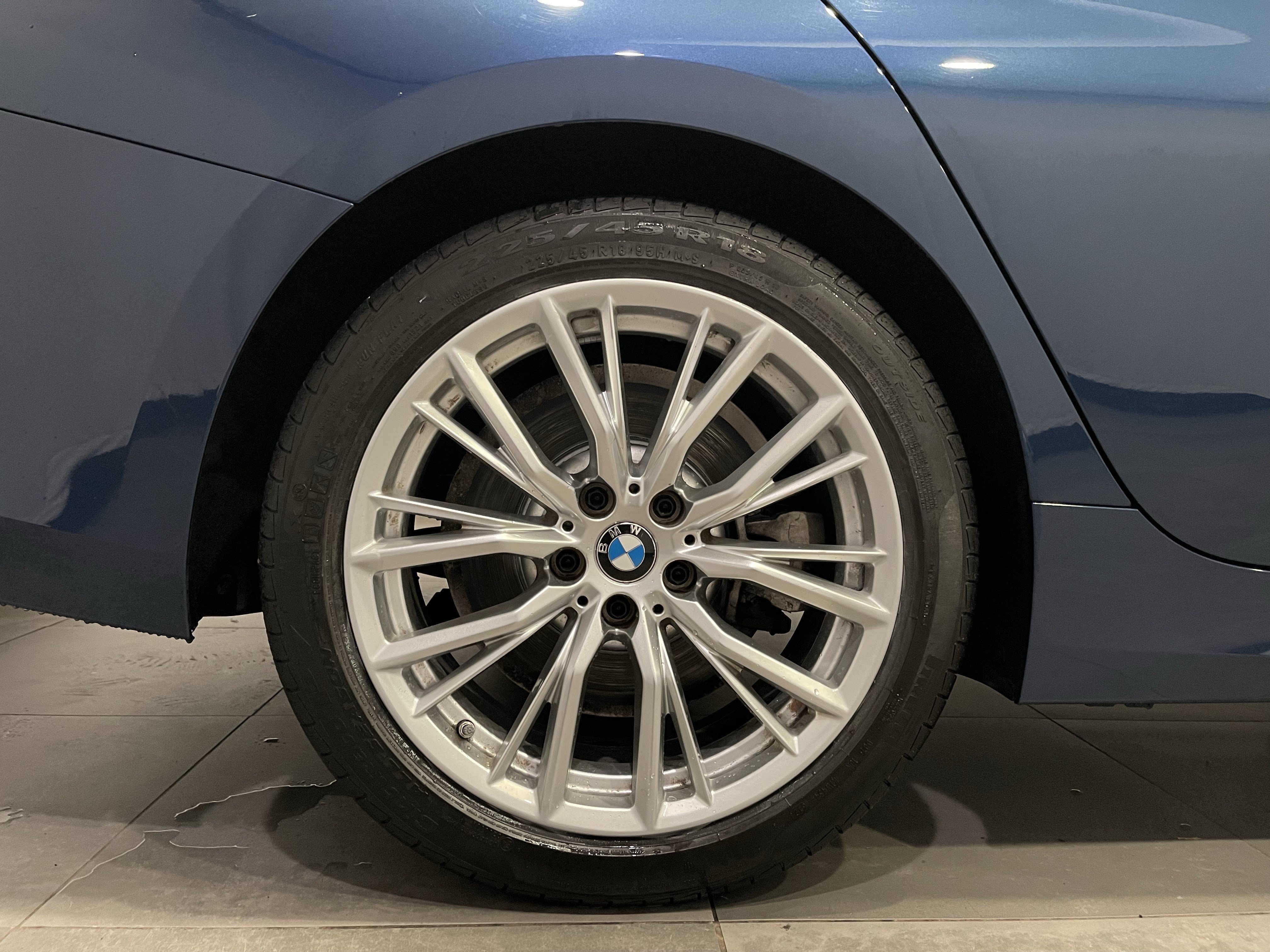 Certified 2024 BMW 330i xDrive Sedan w/ Premium Package AWD/4WD image 9