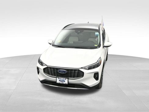 New 2025 Ford Escape SE image 30